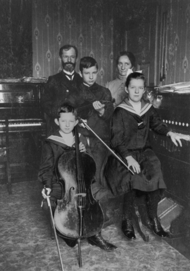 Photo of the HIndemith family, with Paul on violin.